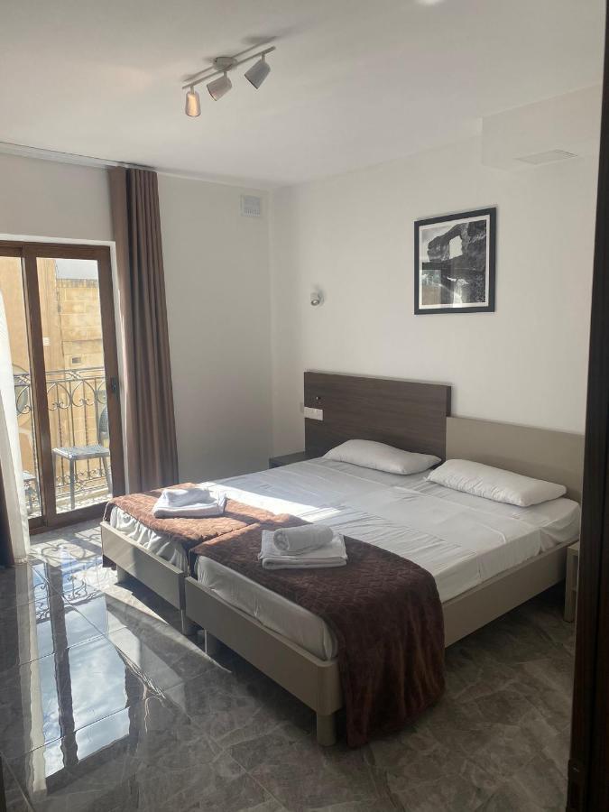 Sir William Strand Apartment Gzira Bagian luar foto