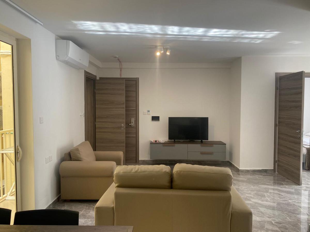 Sir William Strand Apartment Gzira Bagian luar foto