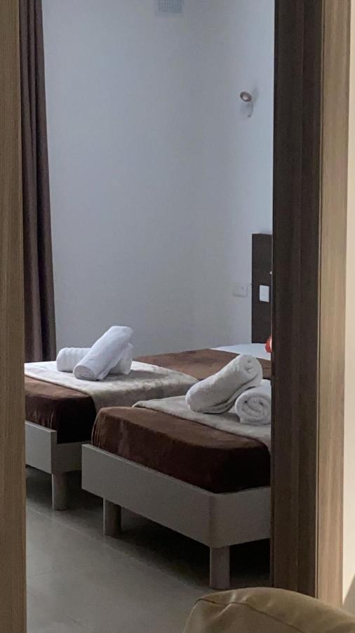 Sir William Strand Apartment Gzira Bagian luar foto