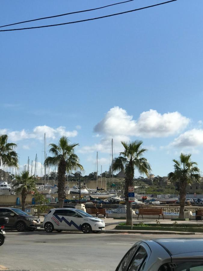 Sir William Strand Apartment Gzira Bagian luar foto