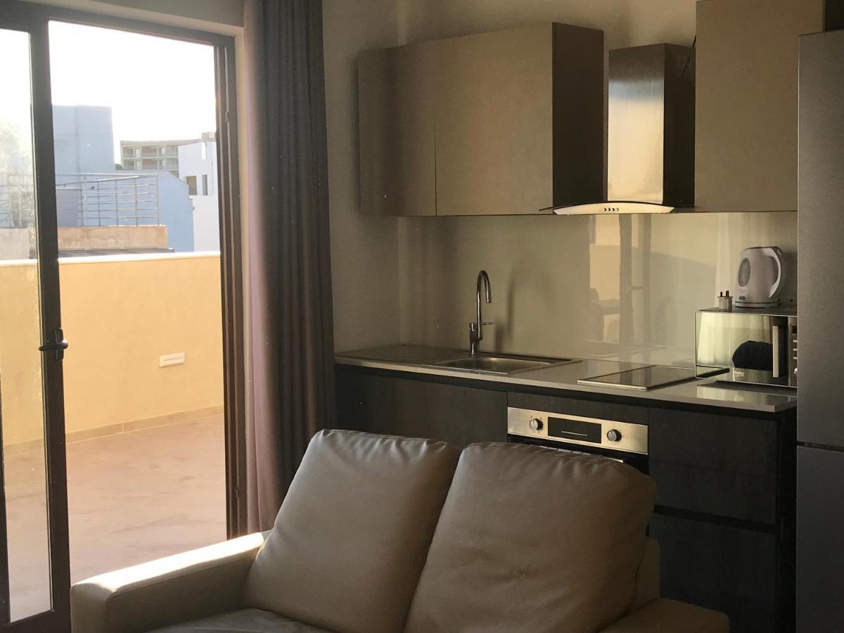 Sir William Strand Apartment Gzira Bagian luar foto
