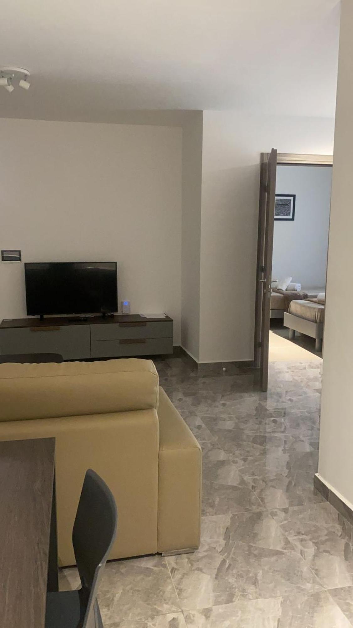 Sir William Strand Apartment Gzira Bagian luar foto